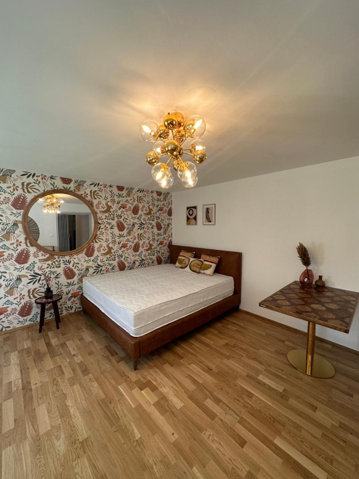 Cozy Central Apartment At A Special Price! 克莱恩 蒙塔纳 外观 照片